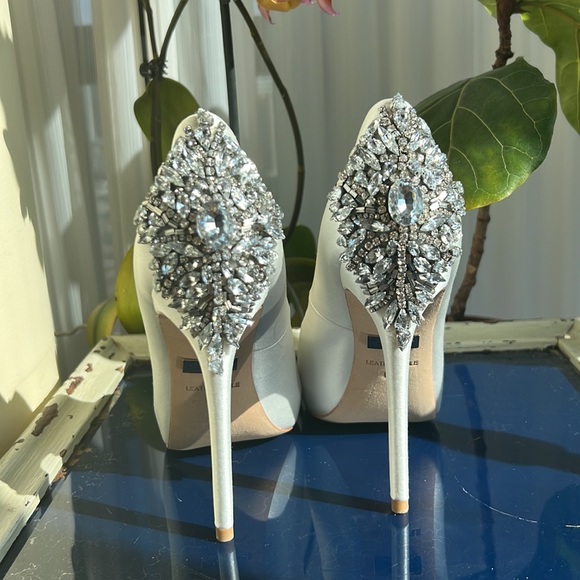 KIARA EMBELLISHED PEEP-TOE PUMP WHITE - Picture 8 of 17